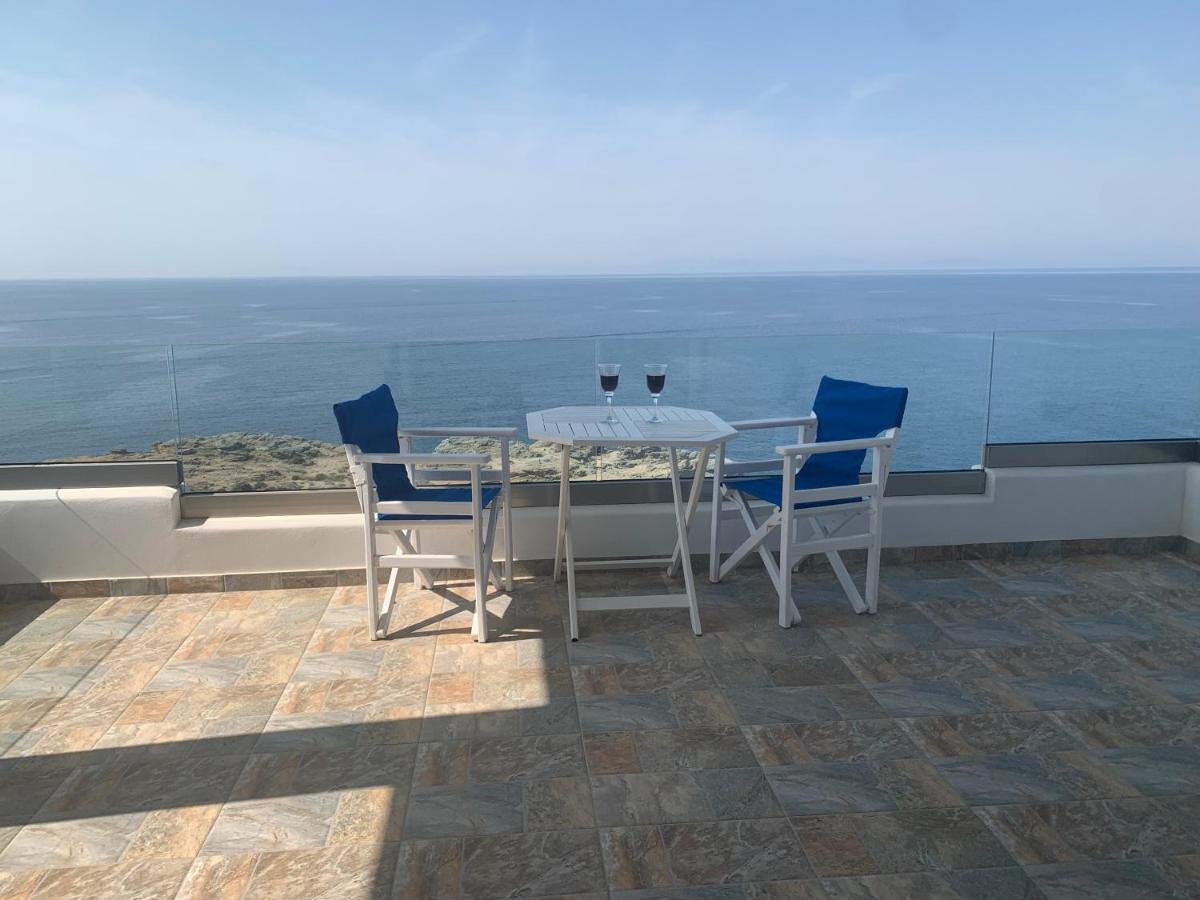 On The Rocks Apartment การิสโตส ภายนอก รูปภาพ