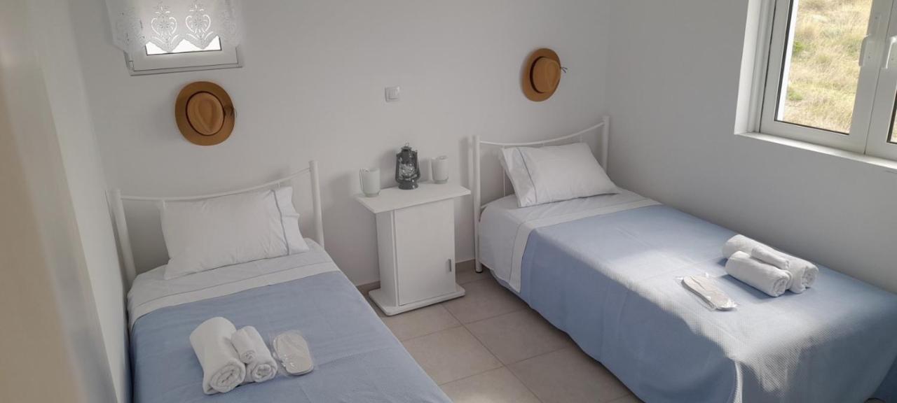 On The Rocks Apartment การิสโตส ภายนอก รูปภาพ