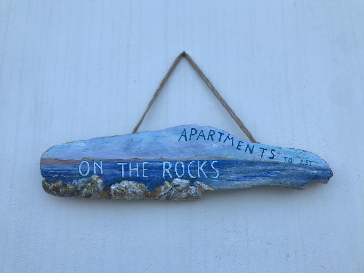 On The Rocks Apartment การิสโตส ภายนอก รูปภาพ